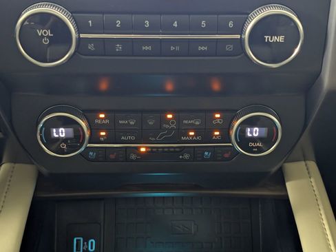 Certified 2020 Ford Expedition Platinum AWD/4WD image 18