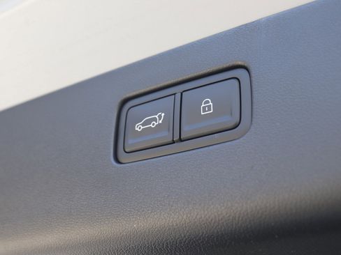 New 2026 Hyundai Ioniq 9 SEL image 8