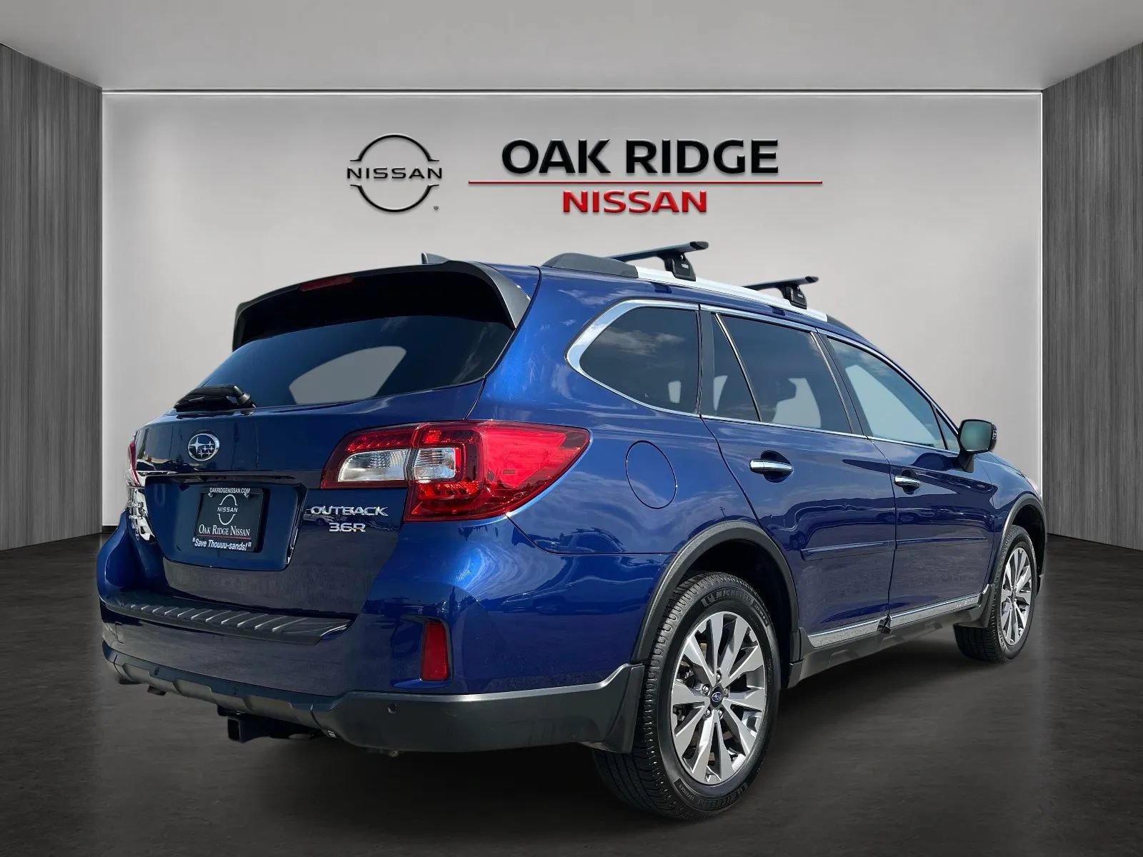 Used 2017 Subaru Outback 3.6R Touring AWD/4WD image 3