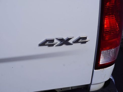 Used 2022 RAM 1500 Classic SLT w/ Electronics Group image 8