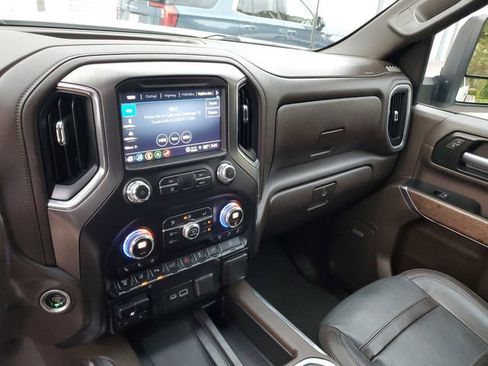 Used 2022 GMC Sierra 3500 Denali image 28