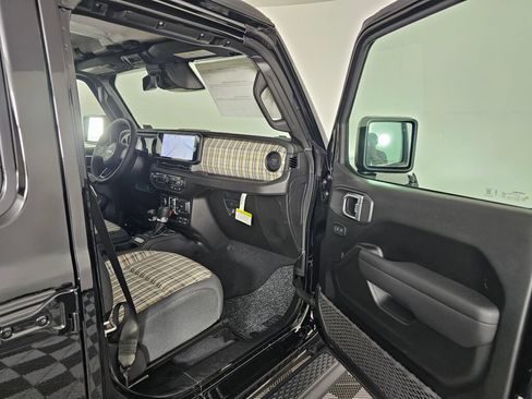 New 2026 Jeep Gladiator Sport AWD/4WD image 37