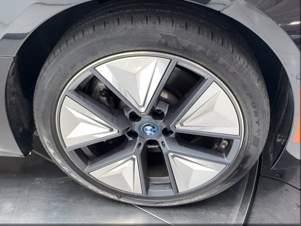 Used 2023 BMW i4 eDrive35 RWD image 15