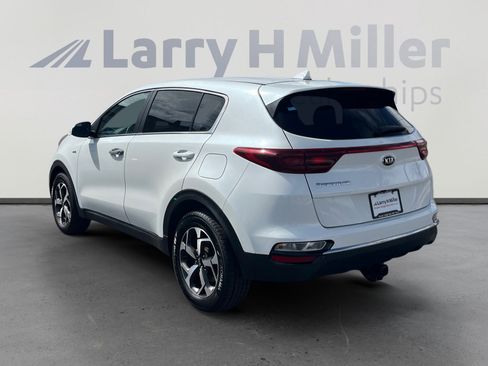 Used 2021 Kia Sportage LX image 3
