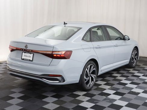 Used 2025 Volkswagen Jetta SEL image 19