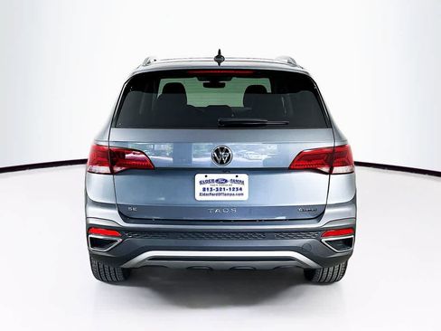 Used 2024 Volkswagen Taos SE w/ Panoramic Sunroof Package AWD/4WD image 5
