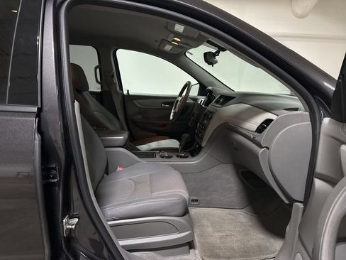 Used 2015 Chevrolet Traverse LS FWD image 21