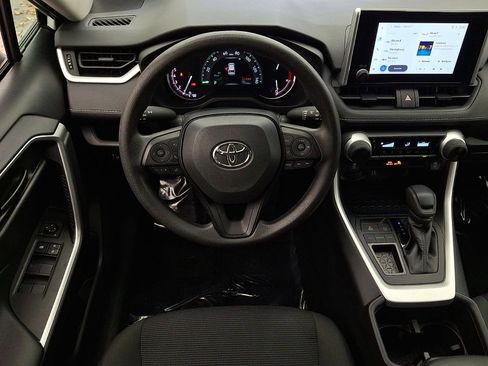 Certified 2025 Toyota RAV4 LE image 21