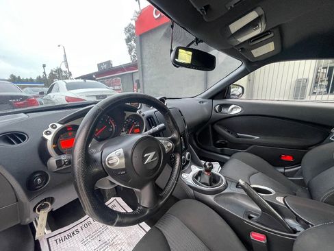 Used 2014 Nissan 370Z Touring w/ Aerodynamics Package image 9