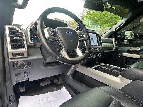 Used 2022 Ford F250 Lariat w/ Lariat Ultimate Package AWD/4WD image 29