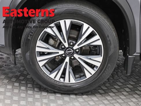 Used 2023 Nissan Rogue SV AWD/4WD image 32