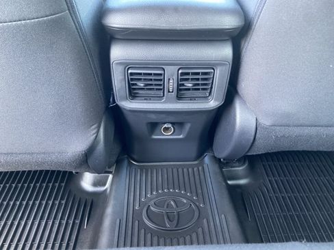 Used 2022 Toyota RAV4 LE AWD/4WD image 48