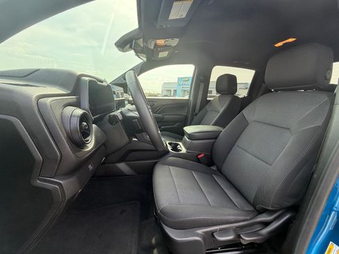 Used 2024 Chevrolet Colorado Trail Boss w/ LPO, Dark Essentials Package image 9