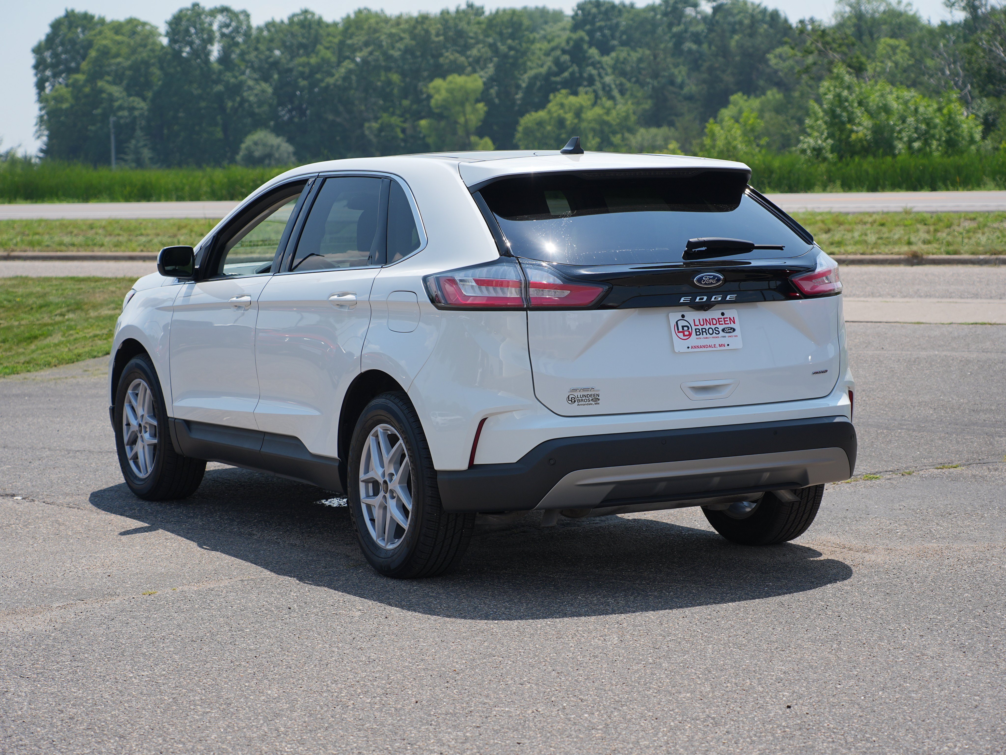 Used 2023 Ford Edge SEL w/ Convenience Package AWD/4WD image 6