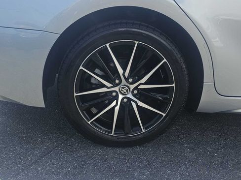 Used 2021 Toyota Camry SE FWD image 19