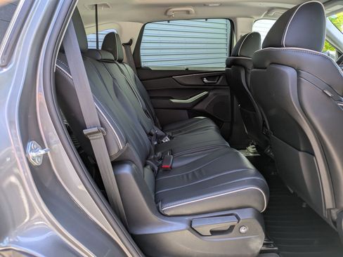 Used 2023 Acura MDX SH-AWD w/ Advance Package image 29