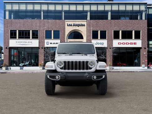 New 2026 Jeep Wrangler Unlimited Sahara AWD/4WD image 6