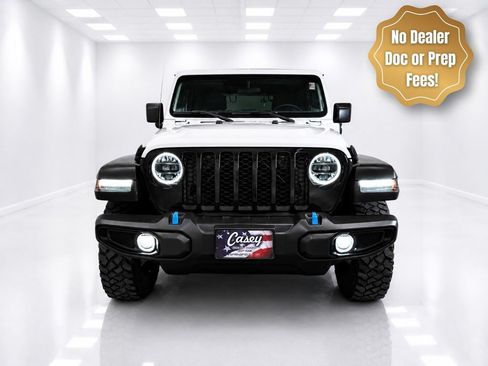 Used 2023 Jeep Wrangler Unlimited w/ Cold Weather Group AWD/4WD image 2