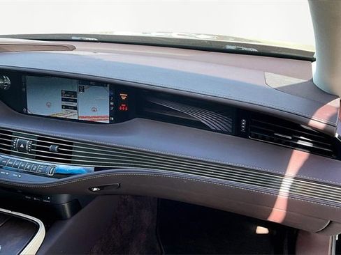 Used 2018 Lexus LS 500 w/ Accessory Package (Z2) image 15