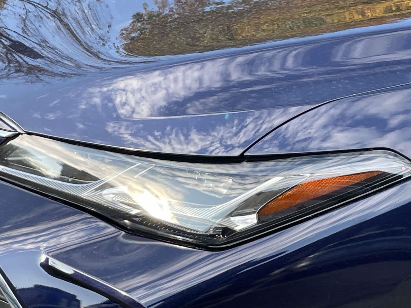 Used 2021 Toyota Avalon Limited FWD image 13