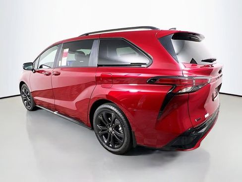 New 2026 Toyota Sienna XSE image 5