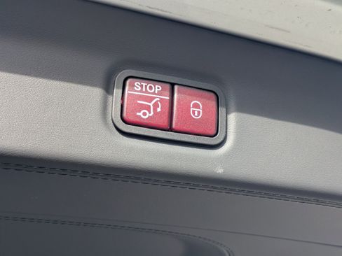 Certified 2023 Mercedes-Benz Maybach GLS 600 4MATIC image 13