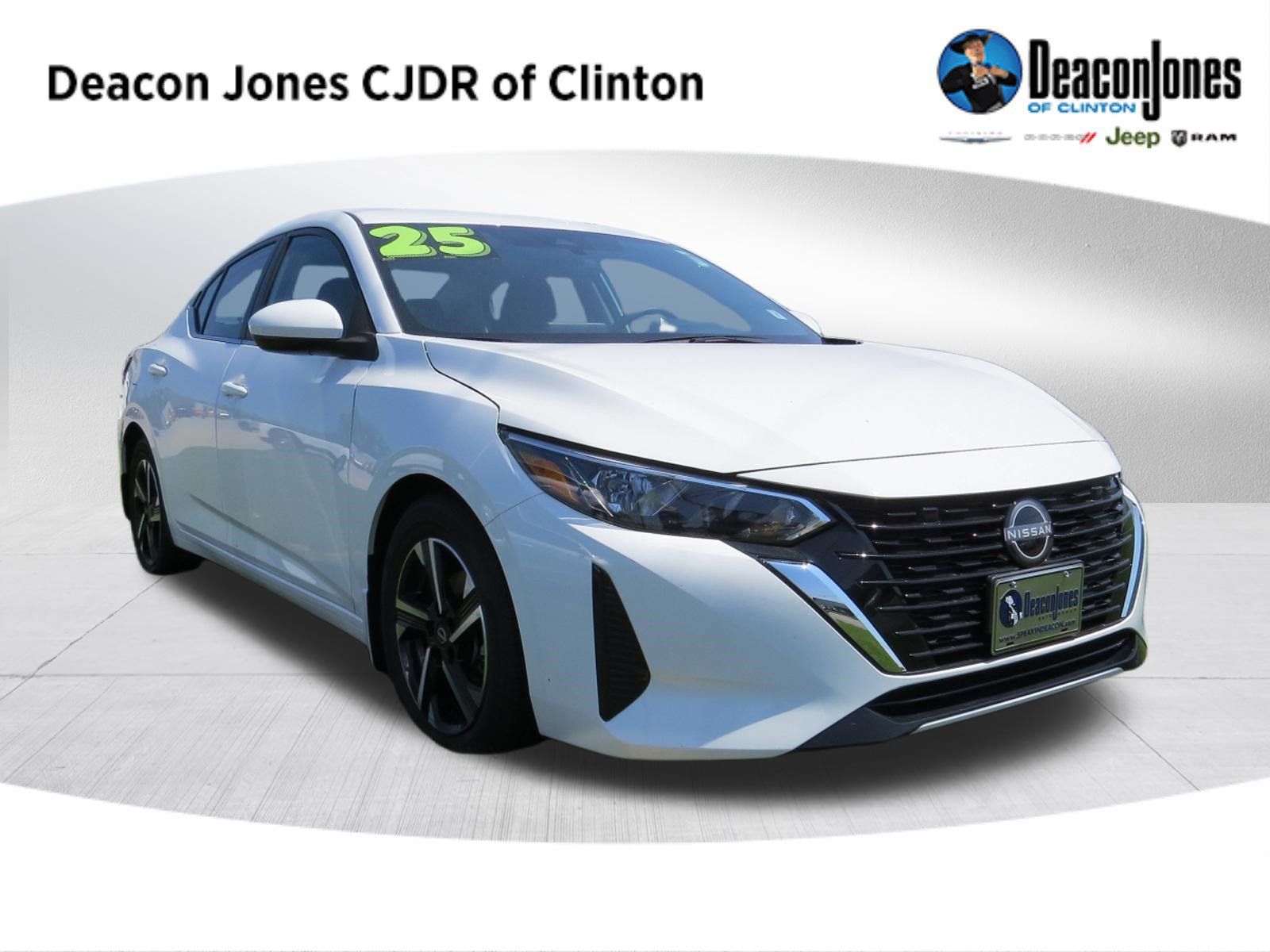 Used 2025 Nissan Sentra SV FWD image 1