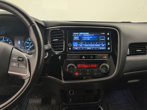 Used 2019 Mitsubishi Outlander SE FWD image 18