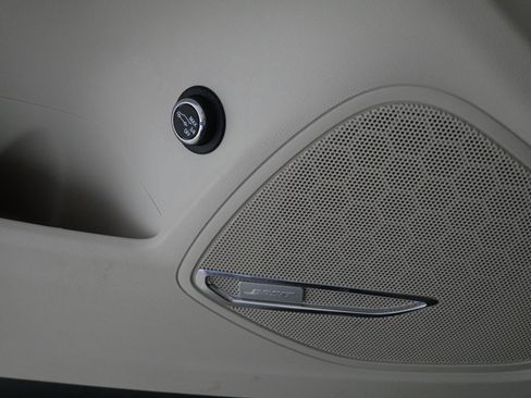 Used 2023 Buick Envision Avenir image 27