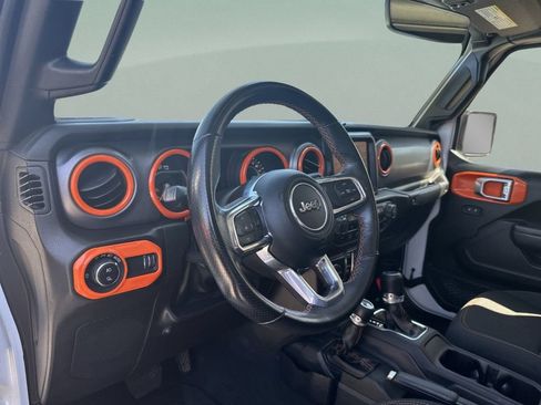 Used 2023 Jeep Gladiator Mojave AWD/4WD image 19
