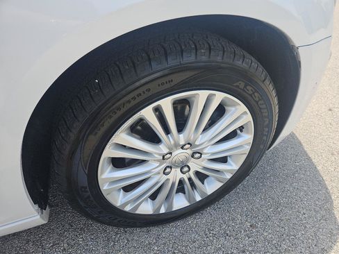 Used 2014 Chrysler 300 C w/ Beats Audio Group AWD/4WD image 13
