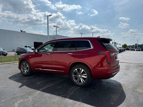 Used 2021 Cadillac XT6 Premium Luxury AWD/4WD image 4