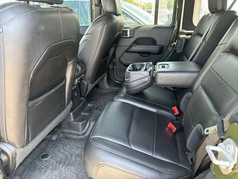 Used 2020 Jeep Wrangler Unlimited Sahara AWD/4WD image 5