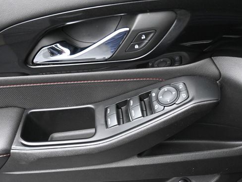 Used 2023 Chevrolet Traverse RS image 19