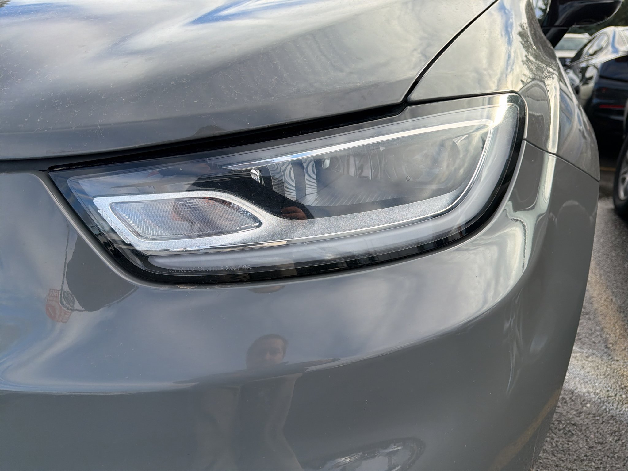 Used 2025 Chrysler Pacifica Select FWD image 8