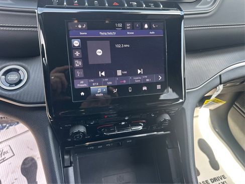 Used 2023 Jeep Grand Cherokee Altitude image 24