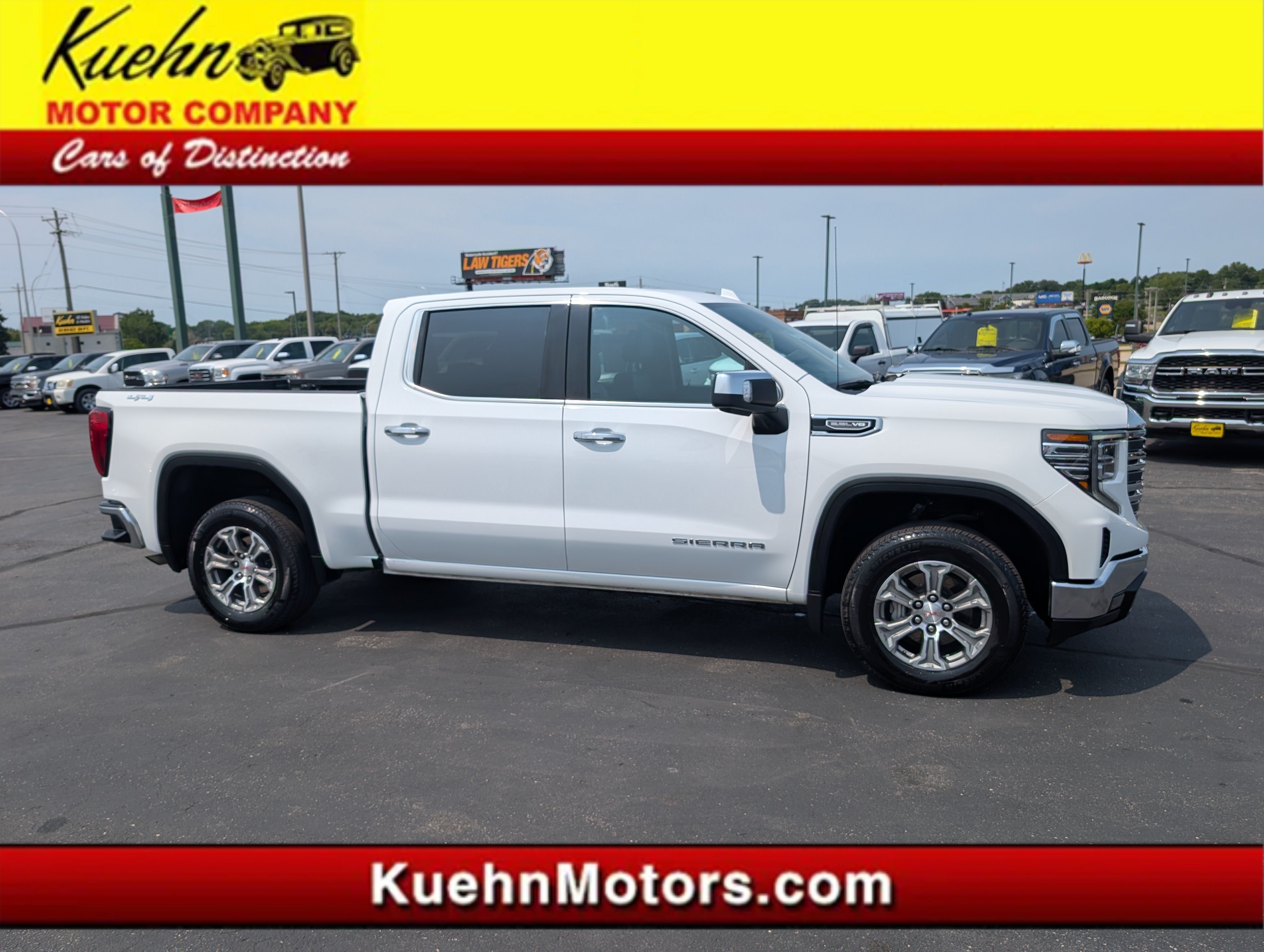 Used 2025 GMC Sierra 1500 SLT AWD/4WD image 1