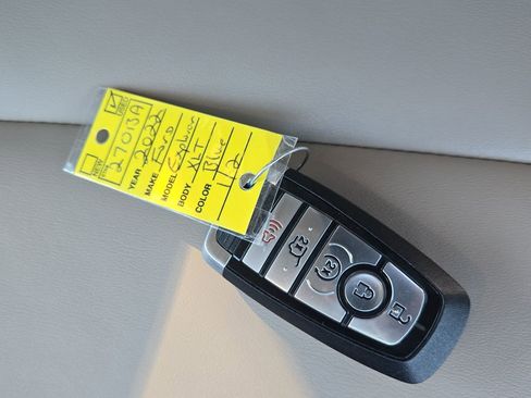 Certified 2022 Ford Explorer XLT w/ Equipment Group 202A image 30