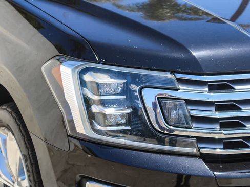 Used 2019 Ford Expedition Limited w/ Equipment Group 302A AWD/4WD image 4