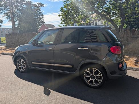 Used 2014 FIAT 500L Trekking w/ Popular Equipment Group FWD image 3