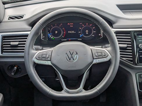 Used 2023 Volkswagen Atlas Cross Sport SE w/ Panoramic Sunroof Package FWD image 25