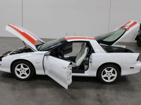 Used 1997 Chevrolet Camaro SS w/ SS Alteration Pkg RWD image 29