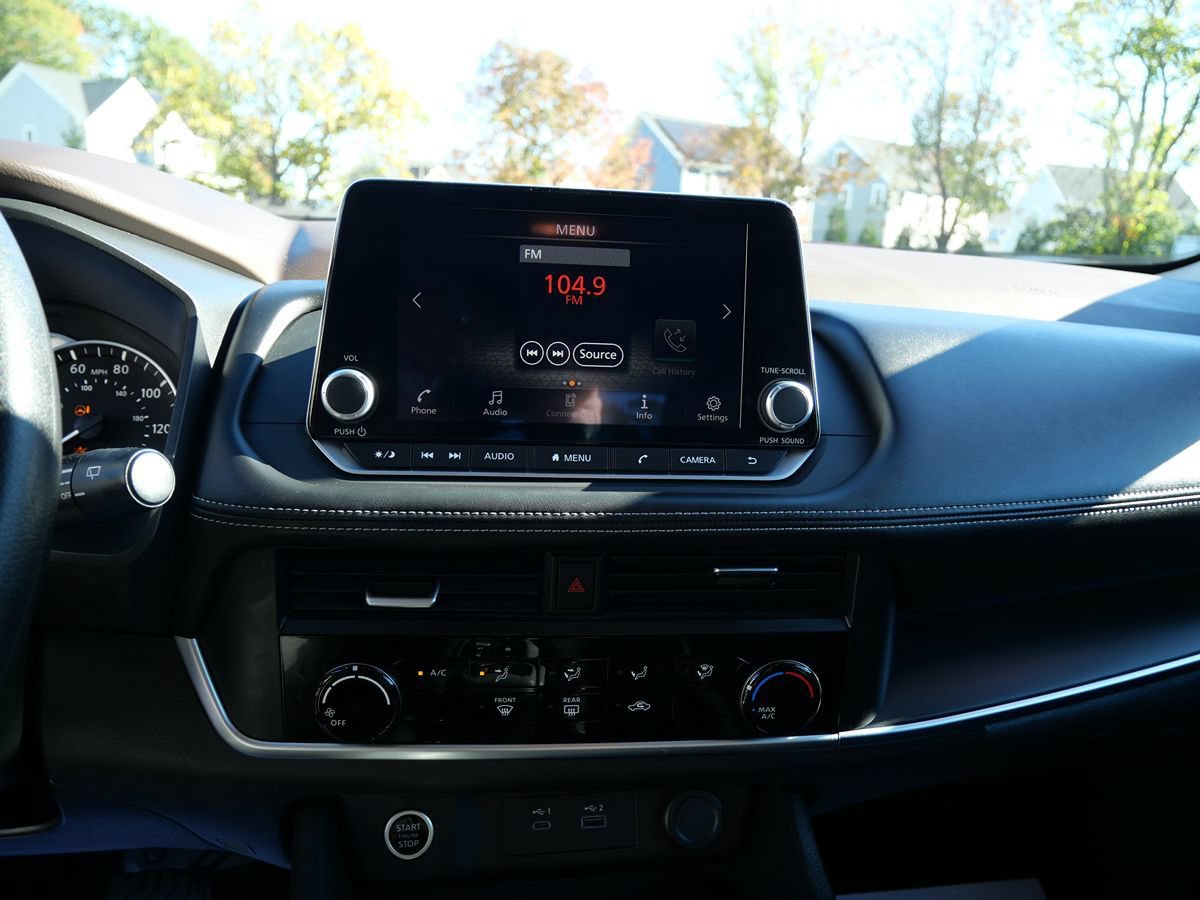 Used 2023 Nissan Rogue S AWD/4WD image 13