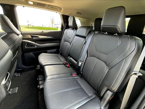 Certified 2026 INFINITI QX60 Luxe w/ Cargo Package image 32