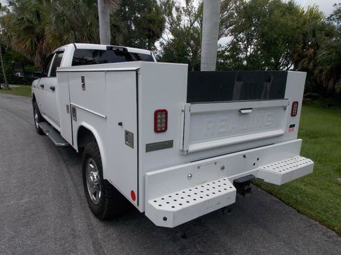 Used 2022 RAM 2500 Tradesman w/ Chrome Appearance Group AWD/4WD image 3