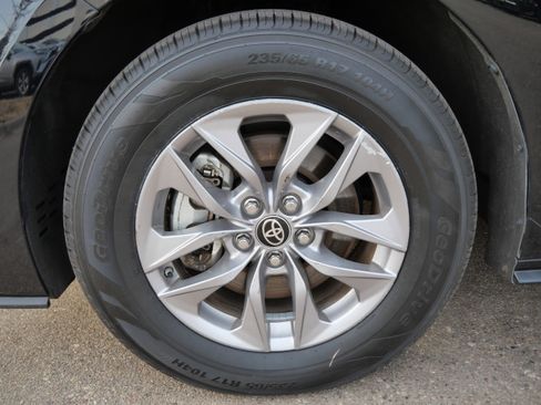 Certified 2024 Toyota Sienna LE image 14