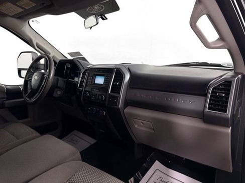 Used 2017 Ford F250 XLT w/ Snow Plow Prep Package image 26