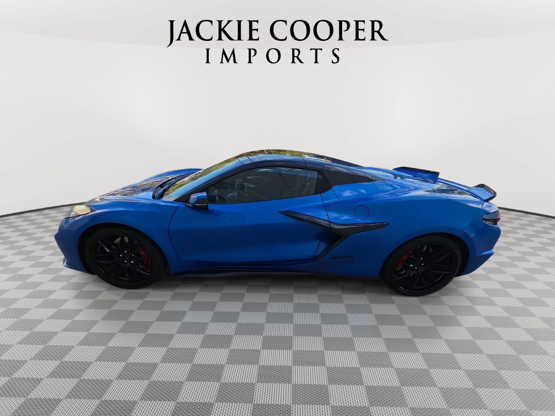 Used 2025 Chevrolet Corvette Z06 w/ Battery Protection Package RWD image 8