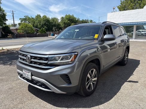 Used 2023 Volkswagen Atlas SE FWD image 2