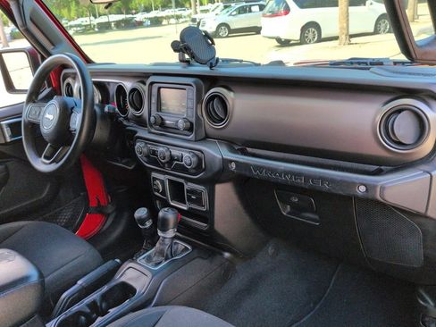 Used 2018 Jeep Wrangler Unlimited Sport AWD/4WD image 25
